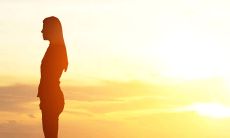 狮子座朋友生气了怎么哄（狮子座女朋友生气了怎么哄）