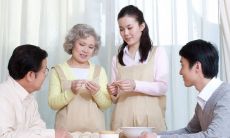 一个家中有三个相同属相（家里面三个相同属相）