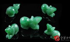 属鼠的女孩佩戴什么玉好（属羊的适合佩戴什么玉）