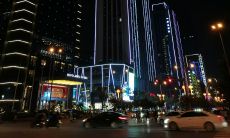 做梦梦见掉了两颗牙齿是什么意思（梦见掉牙能和家人说吗）