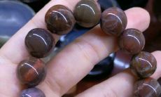 为啥开光的手串别人带不了（开光的手串不带后如何放置）