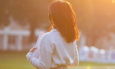 2023年98年属虎女运势（98年属虎女2023适合佩戴什么）