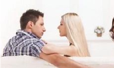 水瓶座男生对待婚外情的态度（水瓶座的女人对待感情）