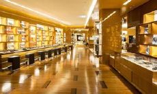 店铺进门风水（进门见鱼缸风水好吗）