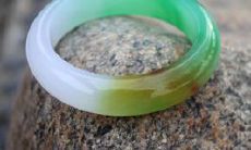 开光的玉洗澡可以佩戴吗（玉不开光能带吗）