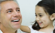 嘴角陷进去面相（嘴角纹向下面相）