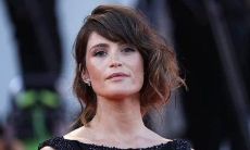 山根是平的女人面相（女生山根高面相）