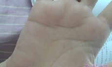 两条感情线的手相（摩羯座女生分手）