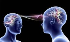 总是梦到一个人是他在想你吗（经常梦见前任他会有感应吗）