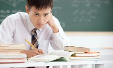 白羊座说谎时的表现（白羊男如果撒谎会怎样表现）