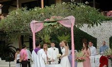 梦见喜欢的男人要和别人结婚（梦见跟喜欢的人结婚）