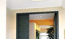 别墅大院大门风水布局（庭院大门风水）