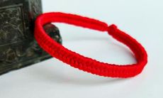 求姻缘红绳戴哪个手（招姻缘的红绳应该系哪）