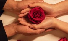 白羊座最适合和什么星座谈恋爱呀（两个白羊座的人谈恋爱）