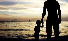 梦见过世的父亲好吗（梦见还健在的父亲去世）