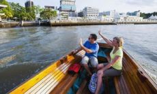 解梦梦见船翻了自己掉水里（未来三年哪个星座运气最好）